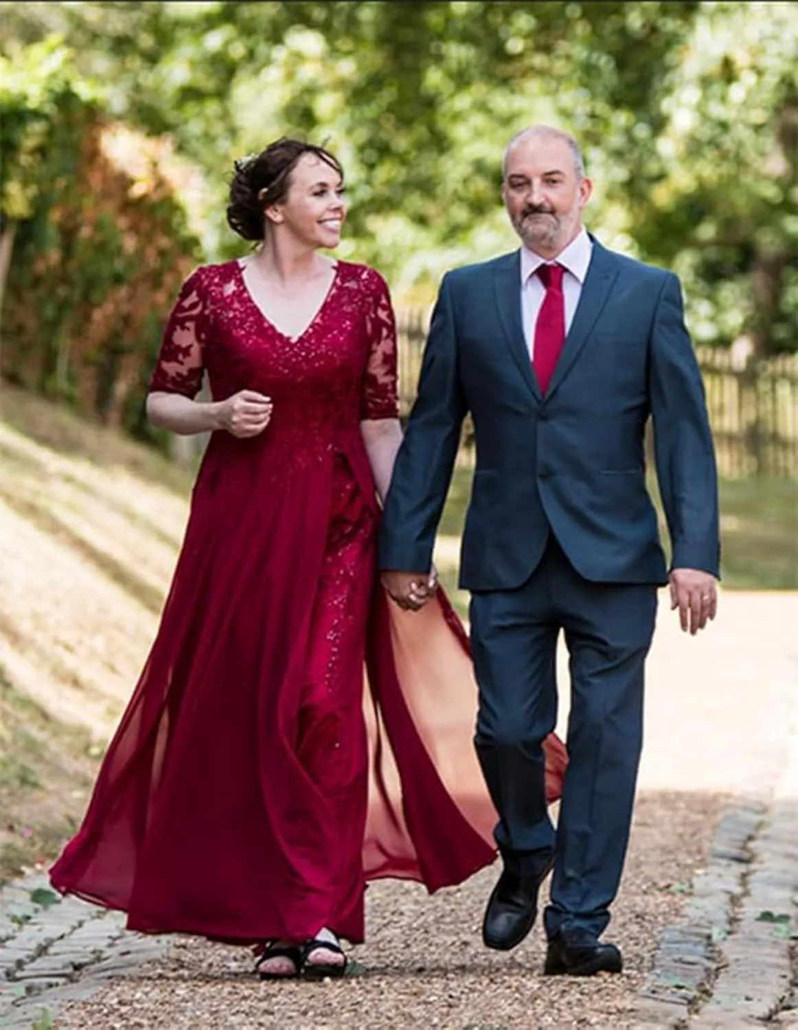 3/4 Sleeve Mother of The Bride Dresses for Wedding - Plus Size Lace Chiffon V-Neck Long Mother of The Groom Dresses
