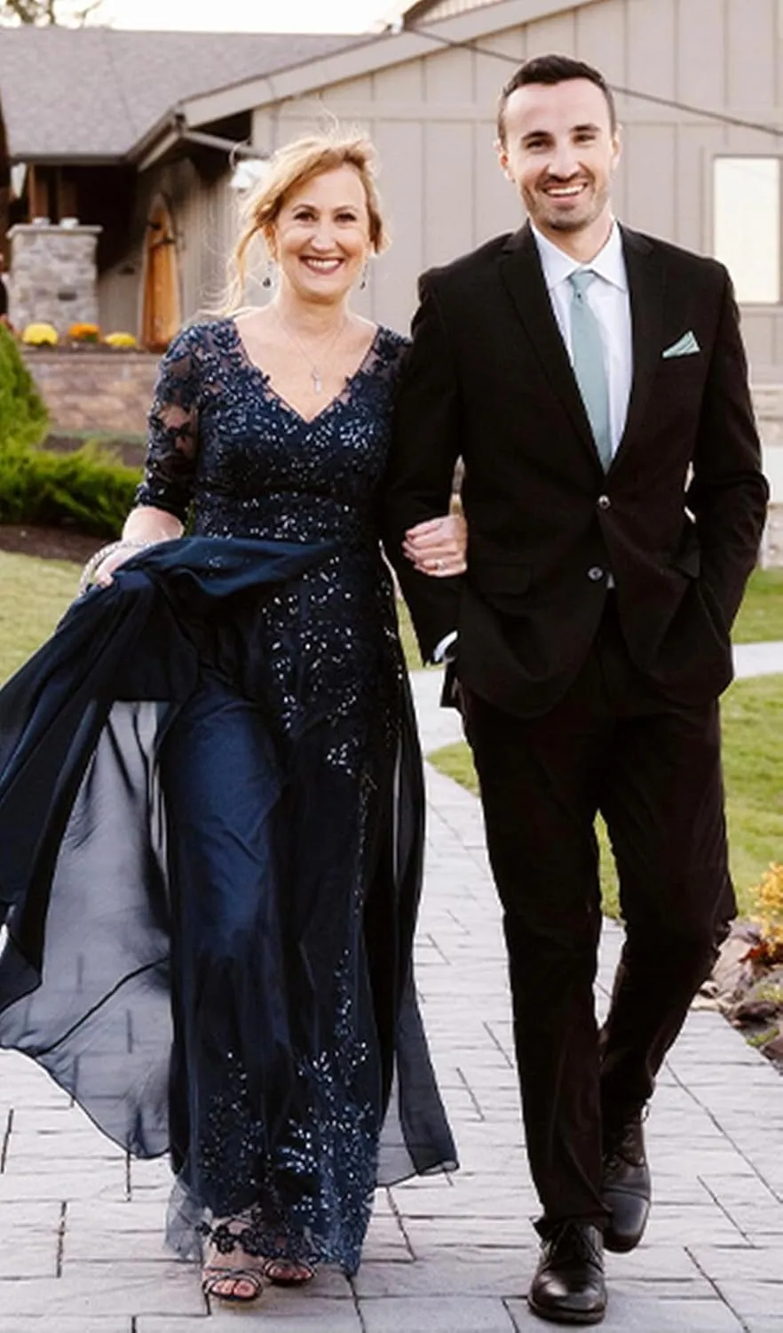 3/4 Sleeve Mother of The Bride Dresses for Wedding - Plus Size Lace Chiffon V-Neck Long Mother of The Groom Dresses