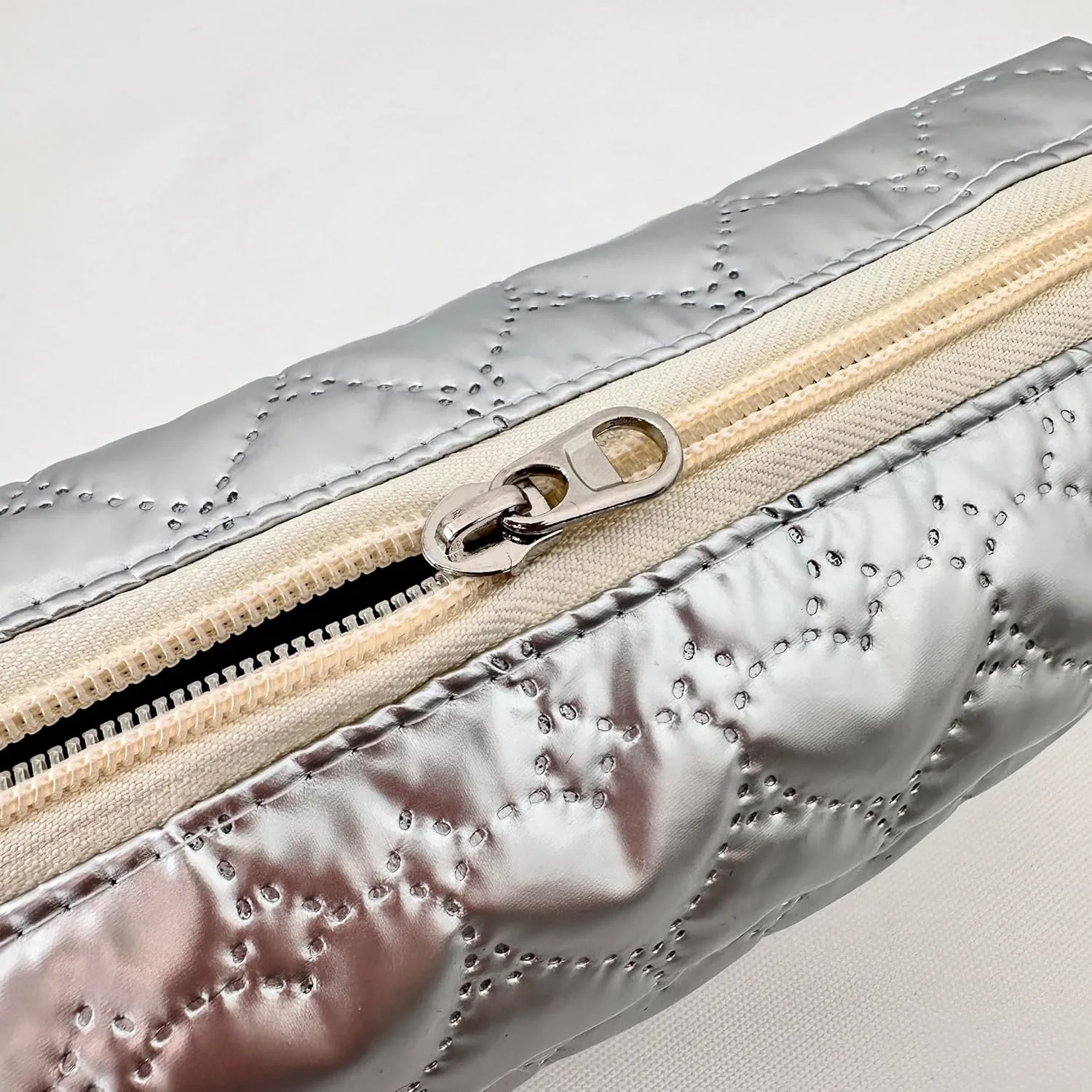 Cosmetic Pouch Large Makeup Bag Organizer Toiletry Bag for Travel Gifts and Daily Use for Women (Silver with heart pattern)