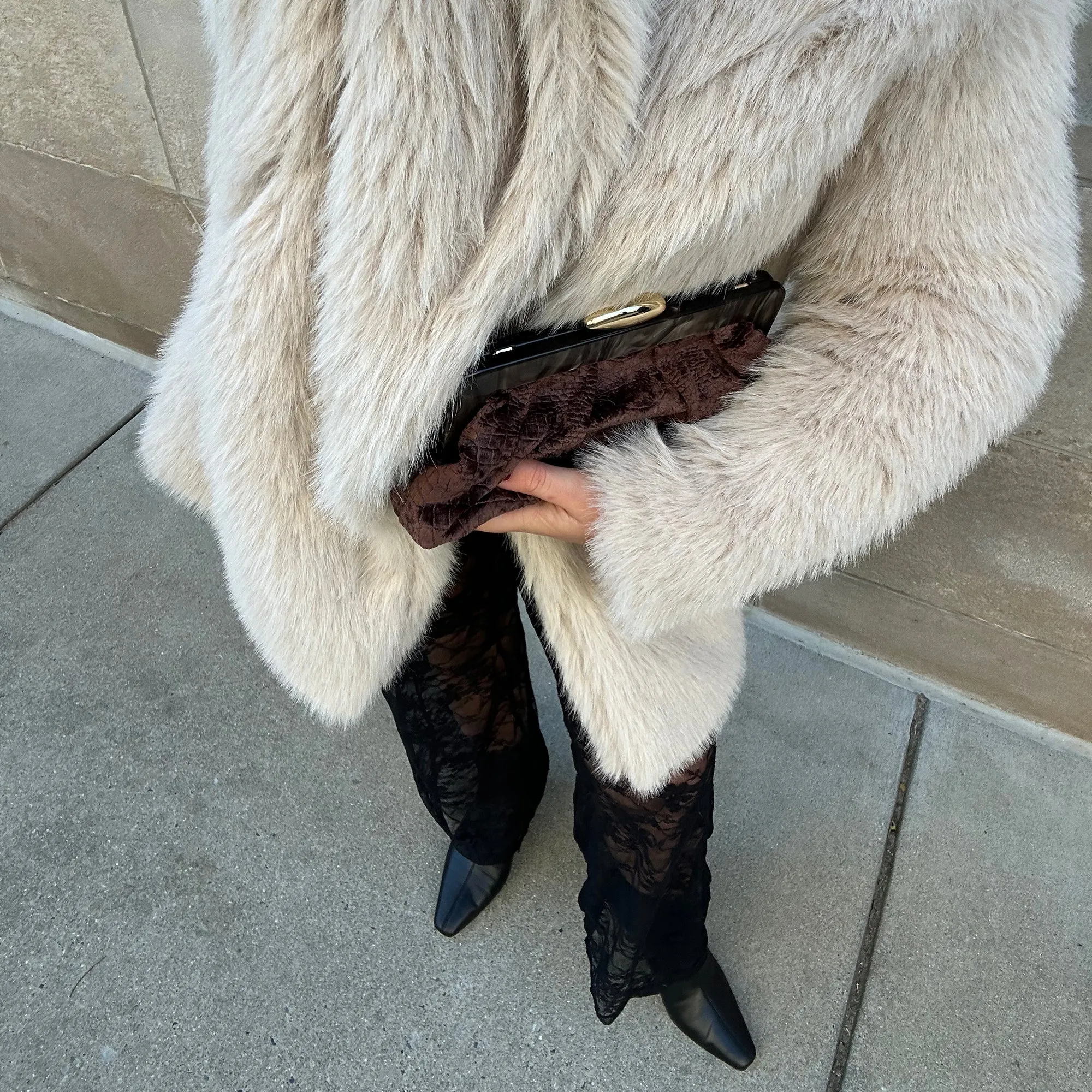 DANNY CLUTCH BROWN VELVET