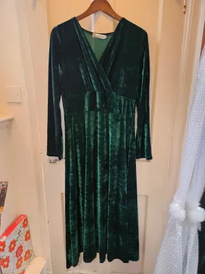 Green Sophisticated Velvet-like Long Sleeved Dress - Size XXXL - Very Good Condition