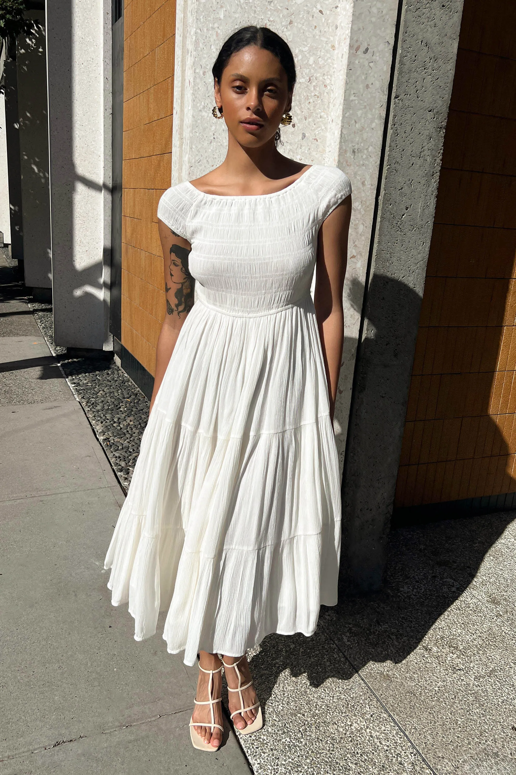 OFF THE SHOULDER CRINKLED MIDI TIERED DRESS