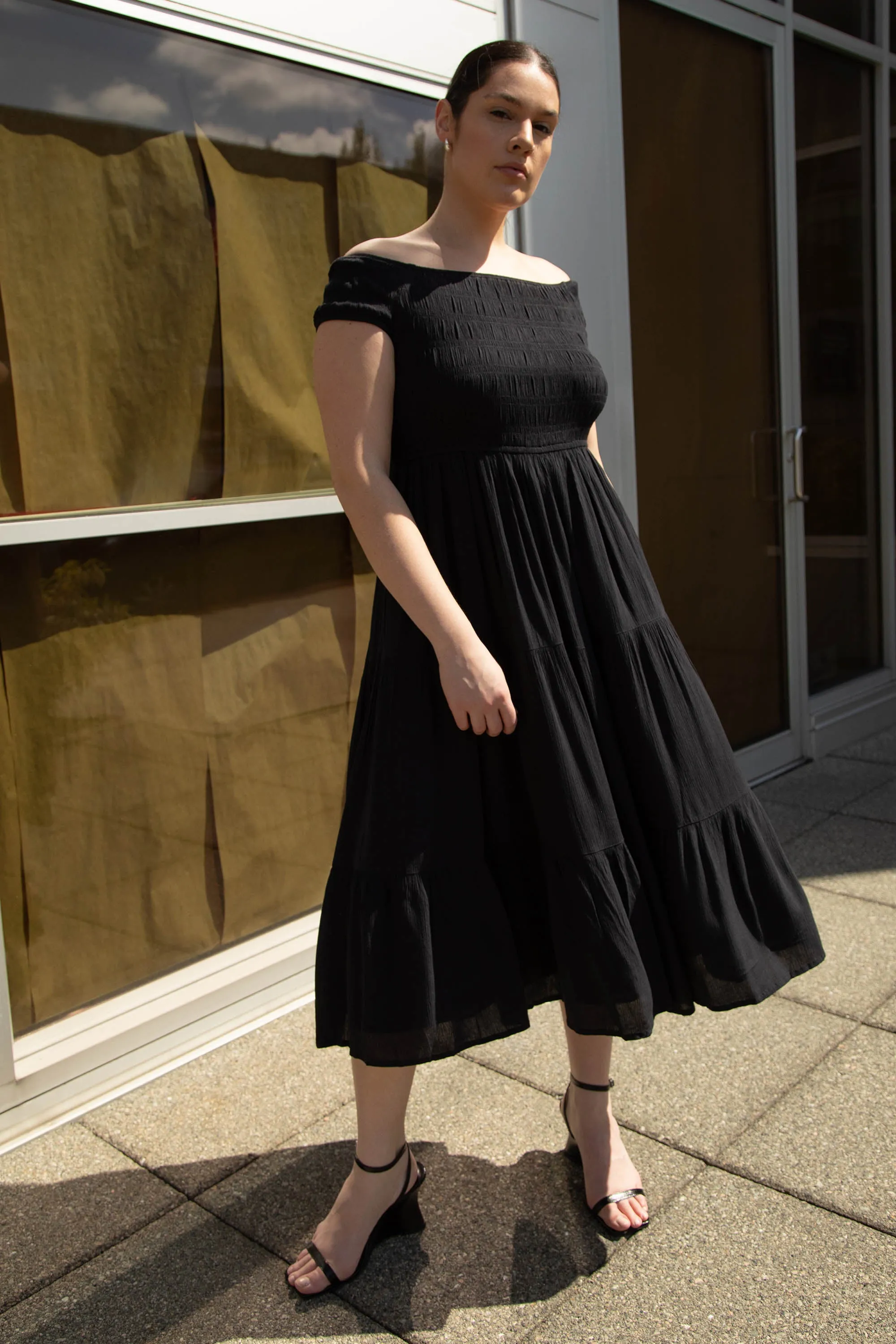 OFF THE SHOULDER CRINKLED MIDI TIERED DRESS