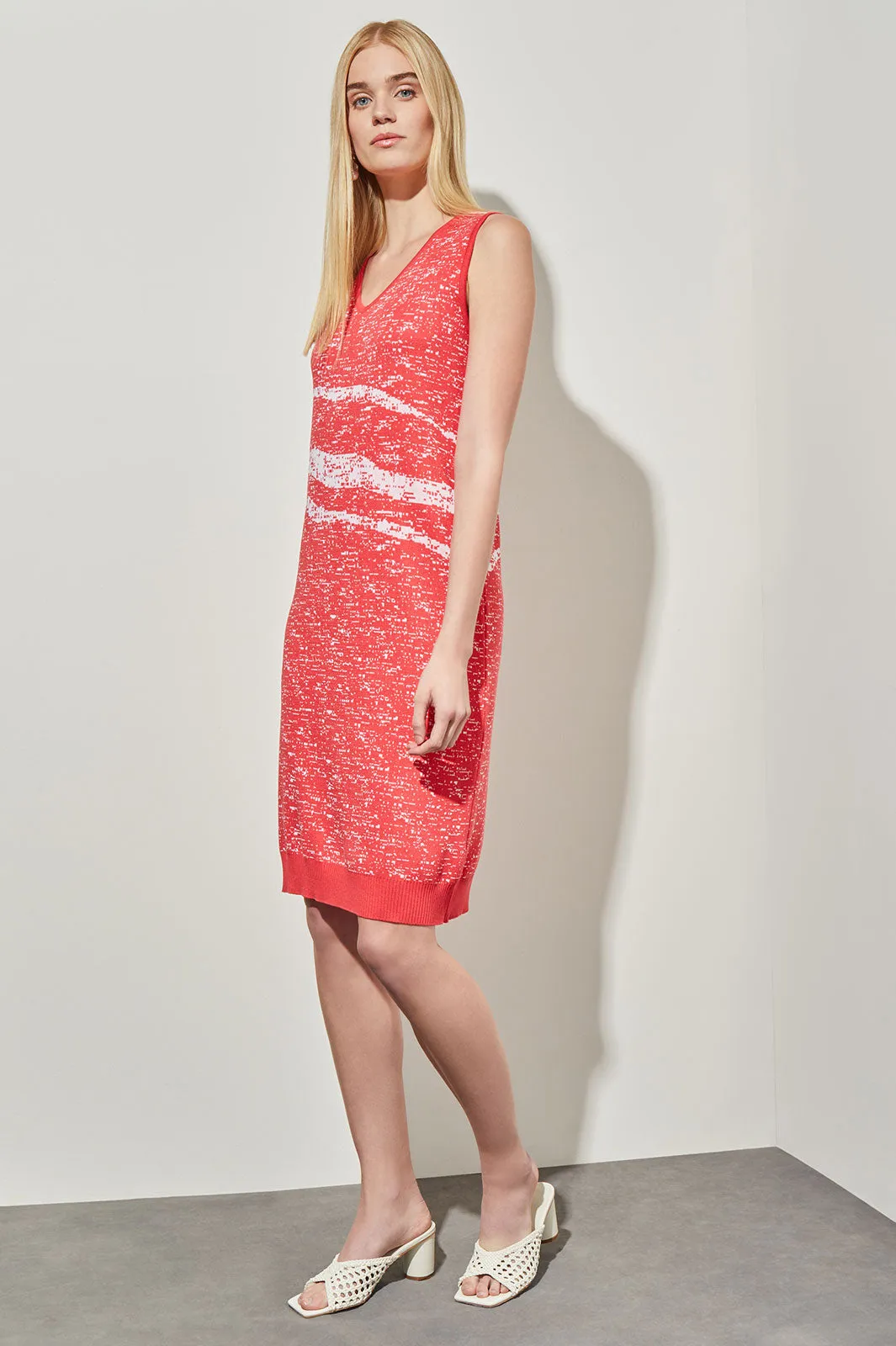 Plus Size Knee-Length Sheath Dress - Abstract Line Soft Lightweight Knit