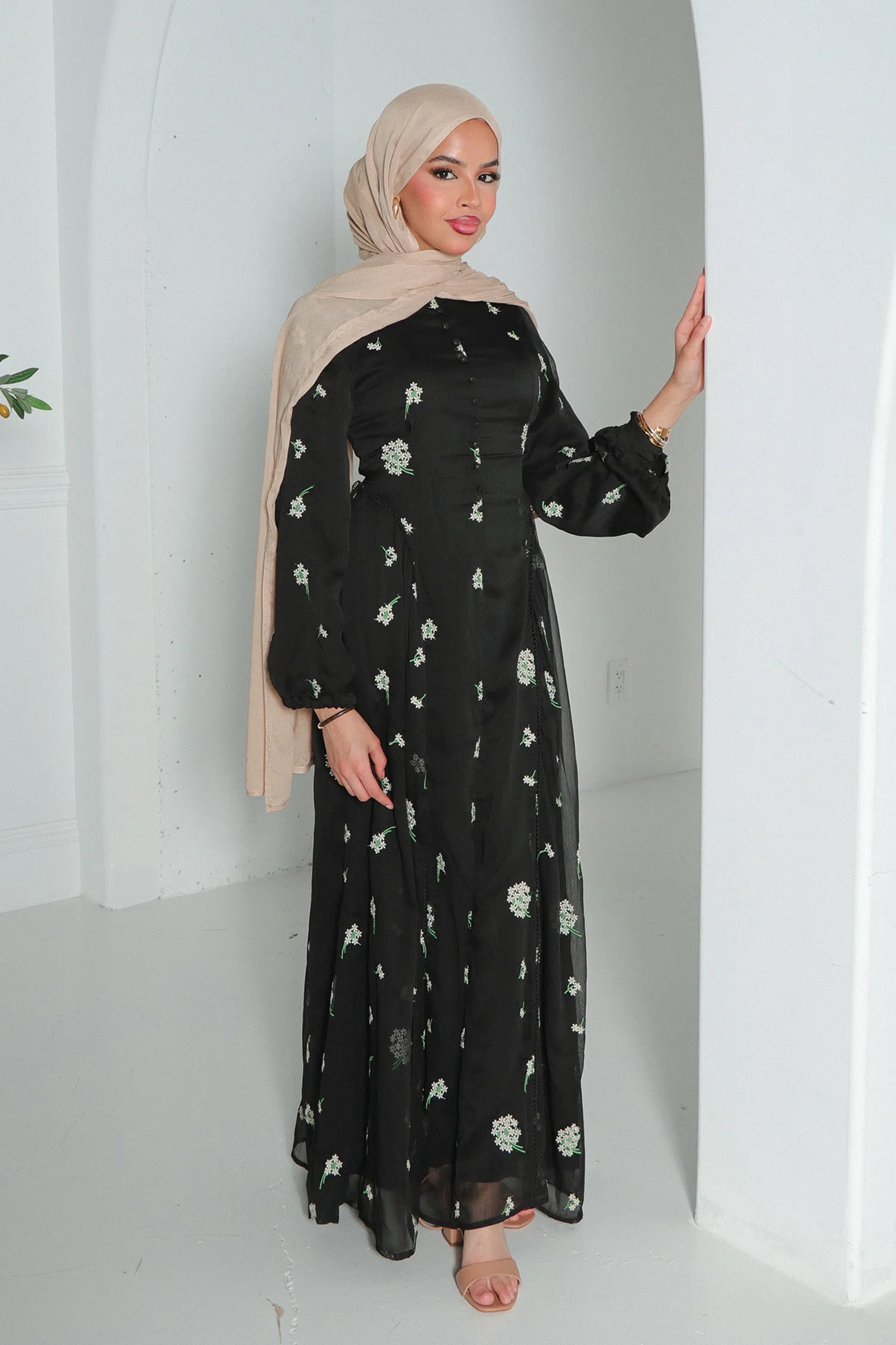 Serena Embroidery Floral Dress- Black